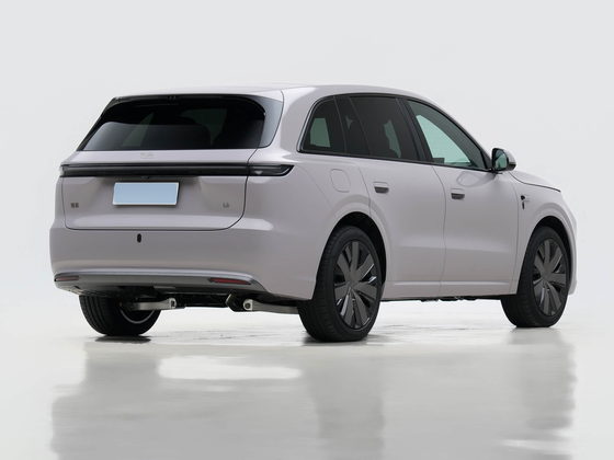 Lixiang L6 — корма три четверти справа