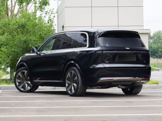 Lixiang L9 — корма три четверти слева